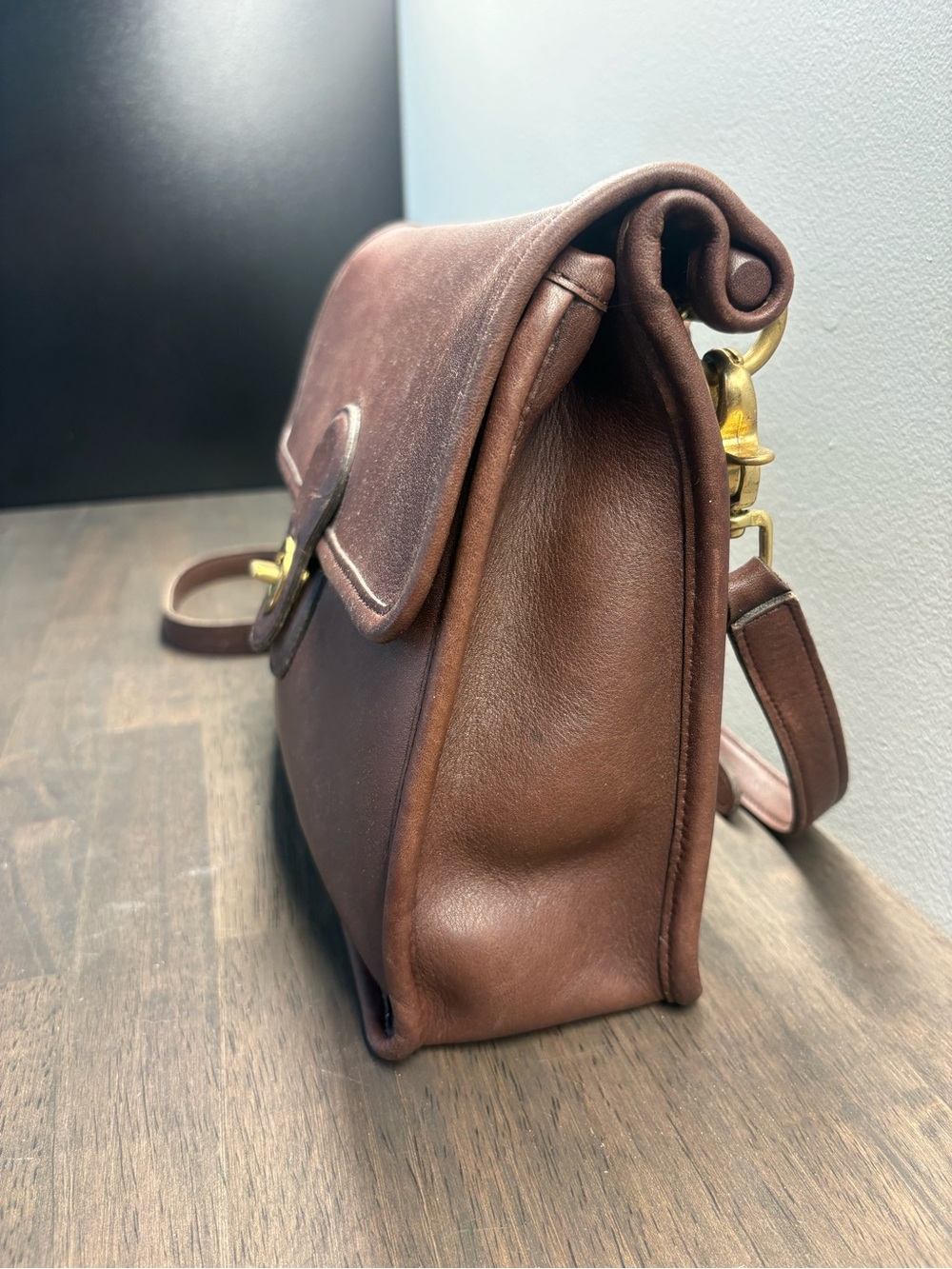 Coach Willis 9927 in Mahogany - Picture 2 of 8
